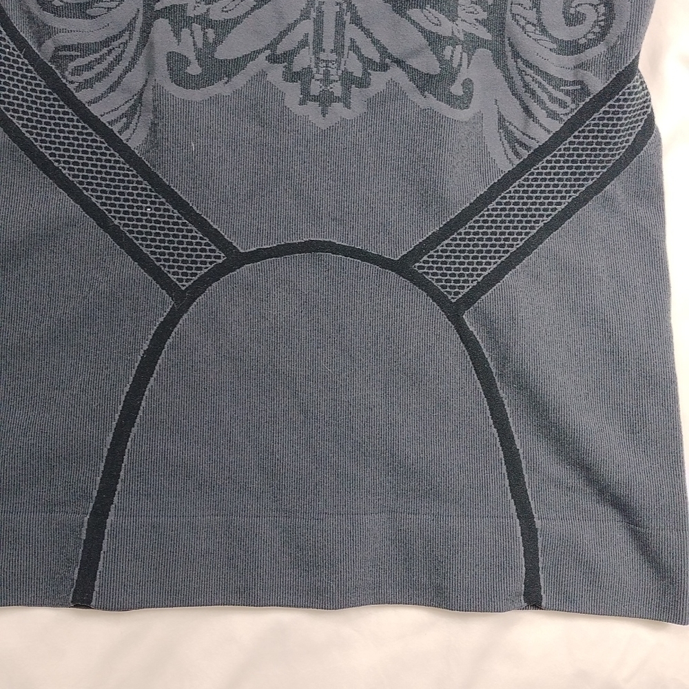 Athleta women's medium athletic top - Picture 6 of 10